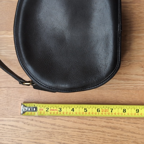 Vintage Coach Chester Bag, #9901, Black - Picture 4 of 16